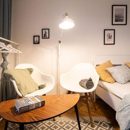 Mini Studio In Masaryk Quarter - Brnoアパートメント エクステリア 写真