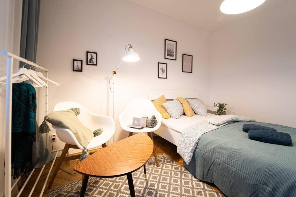 Mini Studio In Masaryk Quarter - Brnoアパートメント エクステリア 写真